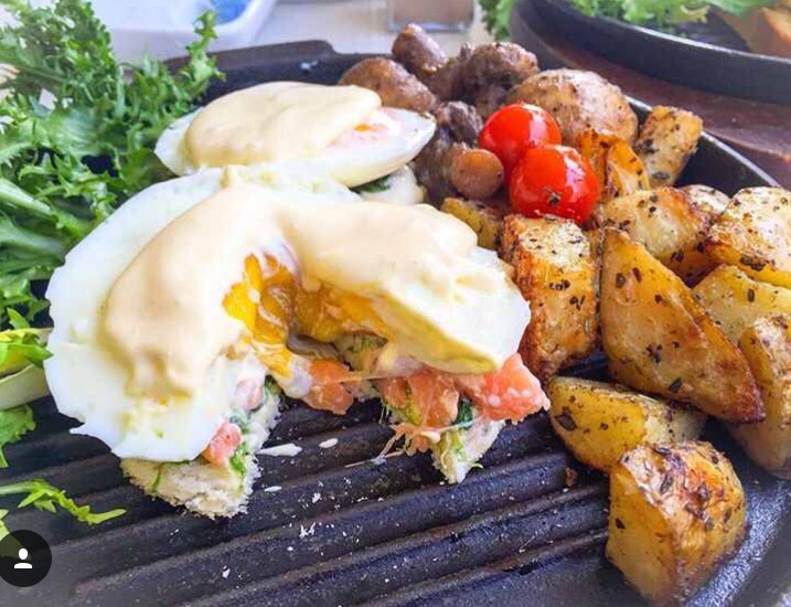 salmon poached eggs
